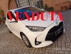 Bianco Usata 2023 Toyota Yaris Active Tre volumi | 14.500 € (Buon prezzo)