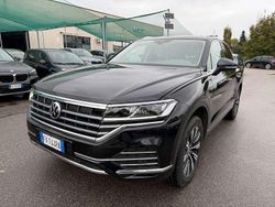 Nero Usata 2019 VW Touareg Advance SUV | 37.490 € (Buon prezzo)
