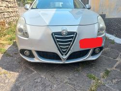 Blu Usata 2014 Alfa Romeo Giulietta Due volumi | 4000 €