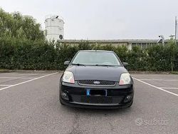 Nero Usata 2008 Ford Fiesta Due volumi | 2000 € (Buon prezzo)