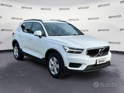 Bianco Usata 2021 Volvo XC40 Momentum SUV | 22.500 € (Buon prezzo)
