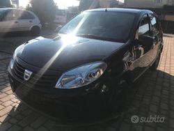 Nero Usata 2012 Dacia Sandero Due volumi | 3900 € (Ottimo prezzo)