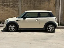 Usata 2011 Mini Cooper Due volumi | 2200 €