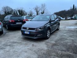 Grigio Usata 2011 VW Polo Highline Tre volumi | 5900 € (Buon prezzo)
