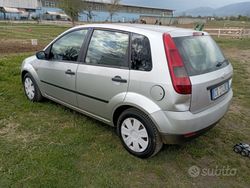 Grigio Usata 2004 Ford Fiesta Due volumi | 1300 €