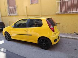 Usata 2005 Fiat Punto Tre volumi | 3800 € (Buon prezzo)