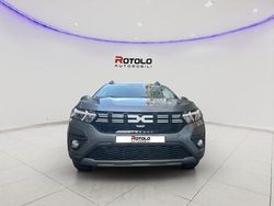 Rosso Nuova 2025 Dacia Sandero Expression Due volumi | 17.100 € (Buon prezzo)