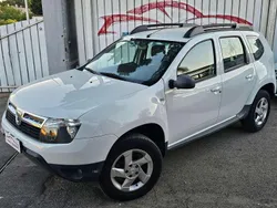 Bianco Usata 2013 Dacia Duster Lauréate SUV | 7900 € (Buon prezzo)