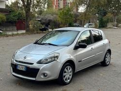 Grigio Usata 2011 Renault Clio II Dynamique Tre volumi | 2790 € (Buon prezzo)