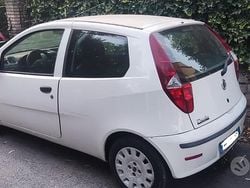 Bianco Usata 2009 Fiat Punto Classica Due volumi | 1790 € (Ottimo prezzo)