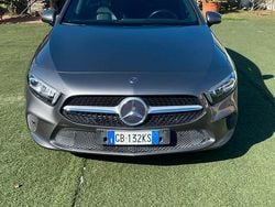 Grigio Usata 2018 Mercedes A180 Tre volumi | 19.900 € (Buon prezzo)