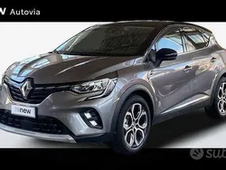 Grigio Usata 2023 Renault Captur Techno SUV | 20.300 € (Buon prezzo)