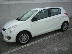 Bianco Usata 2011 Hyundai i20 Tre volumi | 5900 € (Molto cara)