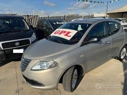 Grigio(met.) Usata 2013 Lancia Ypsilon Gold Due volumi | 6500 € (Buon prezzo)