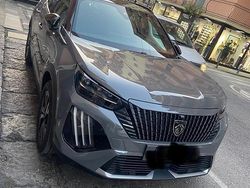 Grigio Usata 2024 Peugeot 2008 GT-line SUV | 28.000 € (Molto cara)