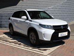 Bianco Usata 2024 Suzuki Vitara Cool SUV | 25.900 € (Cara)