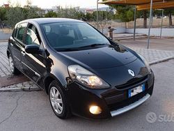Nero Usata 2012 Renault Clio IV Tre volumi | 4200 € (Super prezzo)