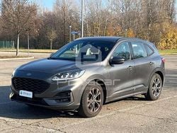 Grigio Usata 2022 Ford Kuga ST-Line SUV | 21.700 € (Buon prezzo)