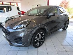 Grigio scuro Usata 2021 Ford Puma ST-Line SUV | 17.300 € (Buon prezzo)