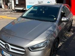 Grigio Usata 2021 Mercedes 180 Tre volumi | 18.000 €