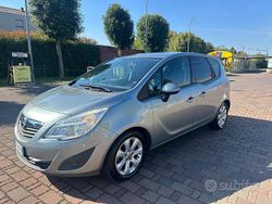 Grigio Usata 2010 Opel Meriva Monovolume | 4500 € (Molto cara)