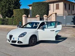 Usata 2015 Alfa Romeo Giulietta Quadrifoglio Due volumi | 12.000 € (Molto cara)