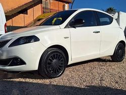 Bianco Usata 2022 Lancia Ypsilon Gold Due volumi | 10.990 € (Buon prezzo)