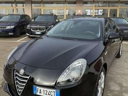 Nero Usata 2015 Alfa Romeo Giulietta Distinctive Tre volumi | 8500 € (Ottimo prezzo)