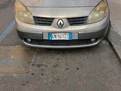 Grigio Usata 2004 Renault Scénic II Monovolume | 800 € (Super prezzo)