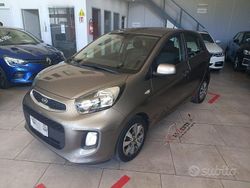 Grigio scuro Usata 2017 Kia Picanto Due volumi | 7990 € (Cara)
