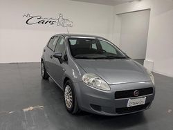 Grigio Usata 2013 Fiat Grande Punto Due volumi | 3900 € (Buon prezzo)