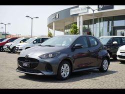 Lead grey [48g] Nuova 2025 Mazda 2 Center-Line Tre volumi | 22.900 € (Buon prezzo)