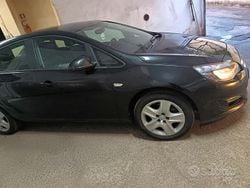Nero Usata 2015 Opel Astra Tre volumi | 4700 € (Super prezzo)