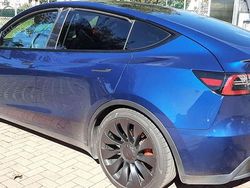 Blu/azzurro Usata 2024 Tesla Model Y Performance SUV | 43.000 € (Buon prezzo)