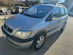 Grigio scuro pastello Usata 2008 Opel Zafira Club Monovolume | 1150 € (Super prezzo)
