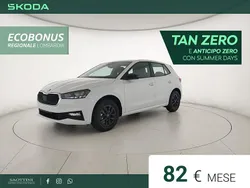 Bianco luna metallizzato Nuova 2025 Skoda Fabia Tre volumi | 16.600 € (Super prezzo)