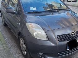 Grigio Usata 2008 Toyota Yaris Tre volumi | 3500 € (Ottimo prezzo)
