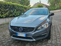 Grigio Usata 2016 Volvo S60 CC Summum Tre volumi | 13.400 €