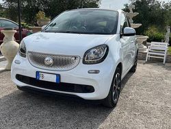 Bianco Usata 2015 Smart ForFour Passion Due volumi | 8700 €