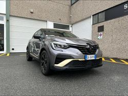 Grigio chiaro Usata 2022 Renault Captur Engineered SUV | 19.500 € (Buon prezzo)