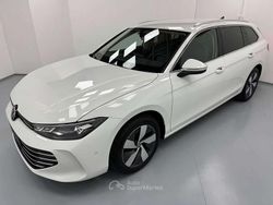 Bianco Usata 2025 VW Passat Business Station wagon | 33.900 €
