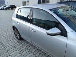 Argento Usata 2009 VW Golf VI Highline Tre volumi | 6400 € (Buon prezzo)
