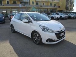 Bianco Usata 2017 Peugeot 208 Allure Due volumi | 7900 € (Buon prezzo)