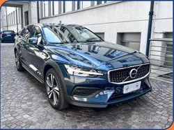 Nuova 2025 Volvo V60 CC Station wagon | 44.900 € (Buon prezzo)