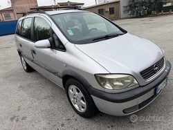 Grigio Usata 2002 Opel Zafira Monovolume | 750 € (Super prezzo)