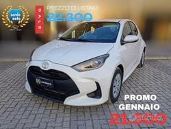 Bianco Nuova 2025 Toyota Yaris Hybrid Active Tre volumi | 21.300 € (Buon prezzo)