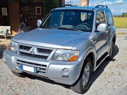 Grigio Usata 2005 Mitsubishi Pajero SUV | 12.500 € (Molto cara)