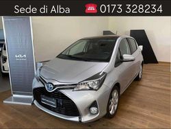 Argento Usata 2015 Toyota Yaris Hybrid Style Due volumi | 8500 € (Buon prezzo)