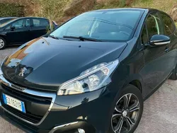 Usata 2015 Peugeot 208 Due volumi | 7000 € (Buon prezzo)