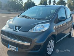 Grigio Usata 2009 Peugeot 107 Due volumi | 4900 € (Cara)